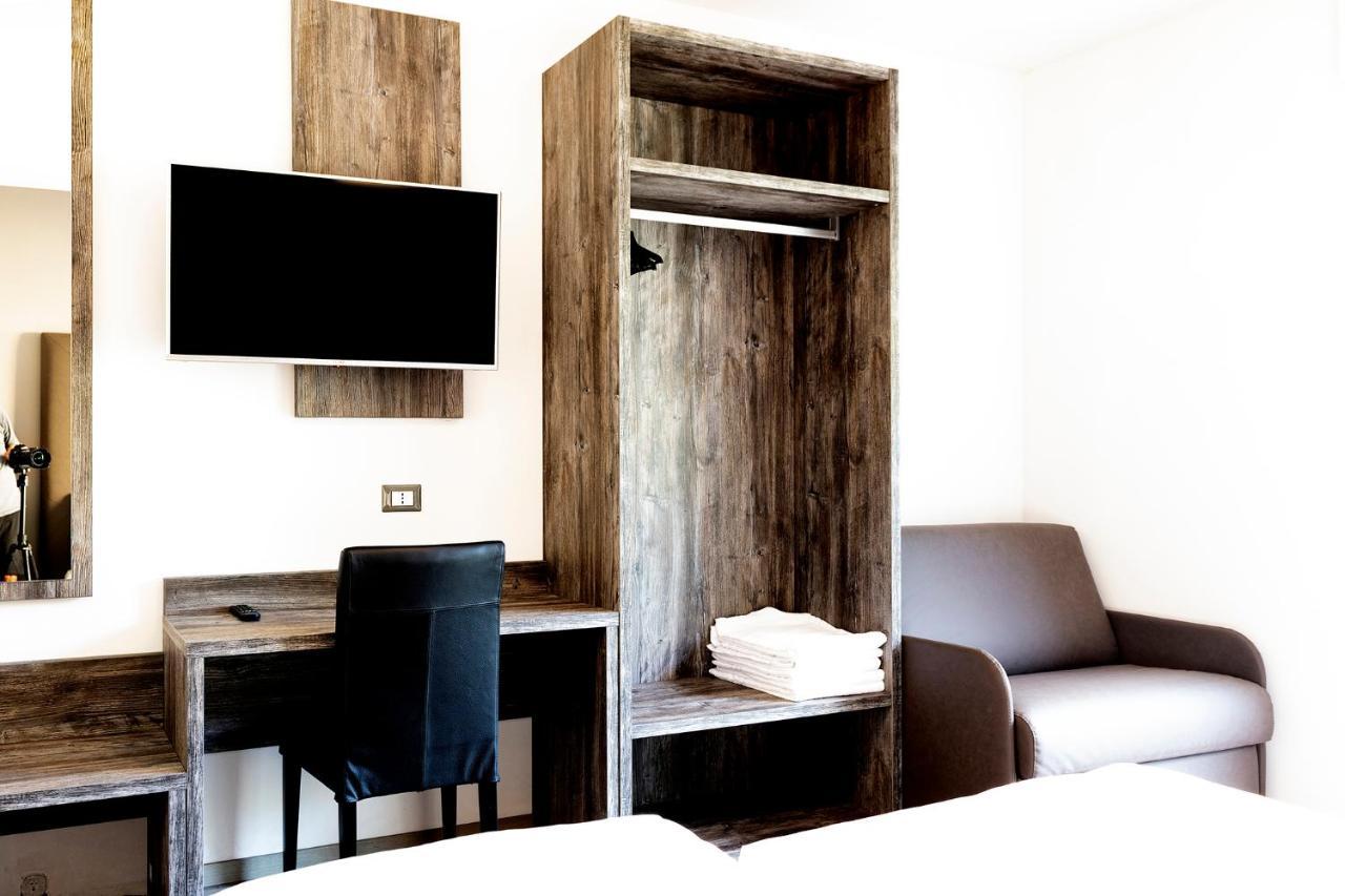 Roma Ariston 7 *